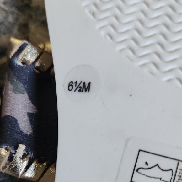 Camo Embellished‎ Sandals - Black and White - Picture 6 of 6